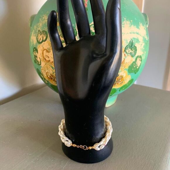 Twisted Fresh water PEARL Bracelet, in Gold, Unmarked - Picture 2 of 4